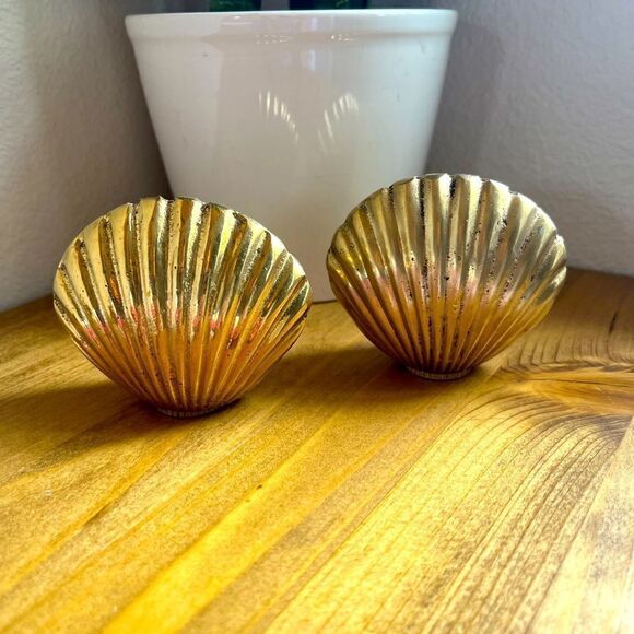 Vintage Solid Brass Coastal Decor Shell Salt & Pepper Shakers - Picture 2 of 5
